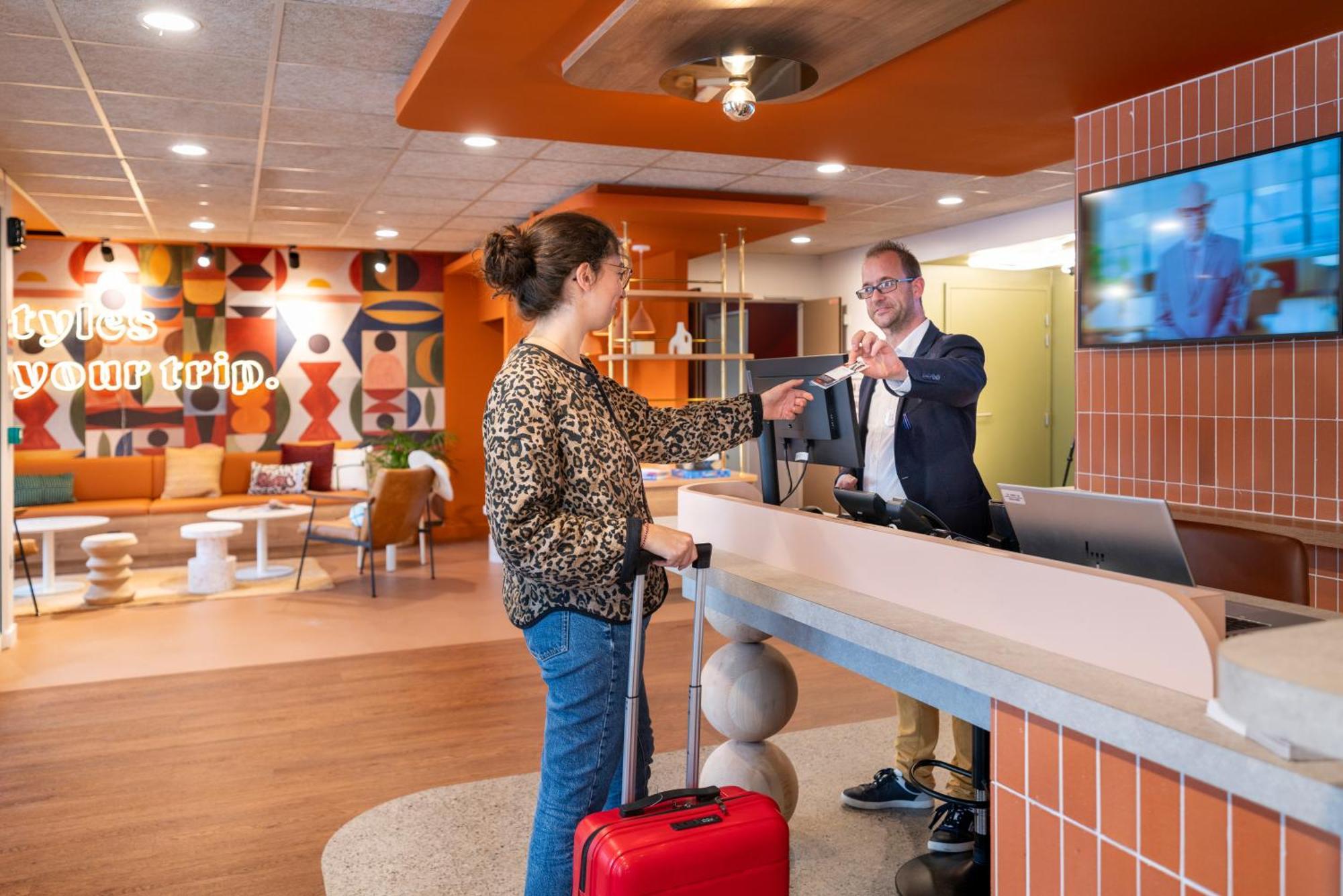 Hotel Ibis Styles Prevessin Geneve Aeroport Exterior foto